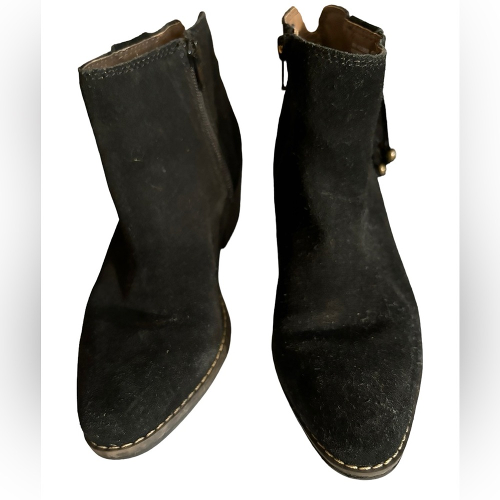 White Mountain Suede Boots
